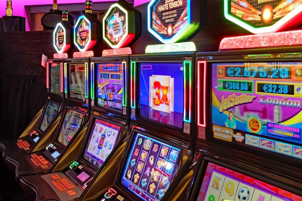 Roulette table layout and chip placement